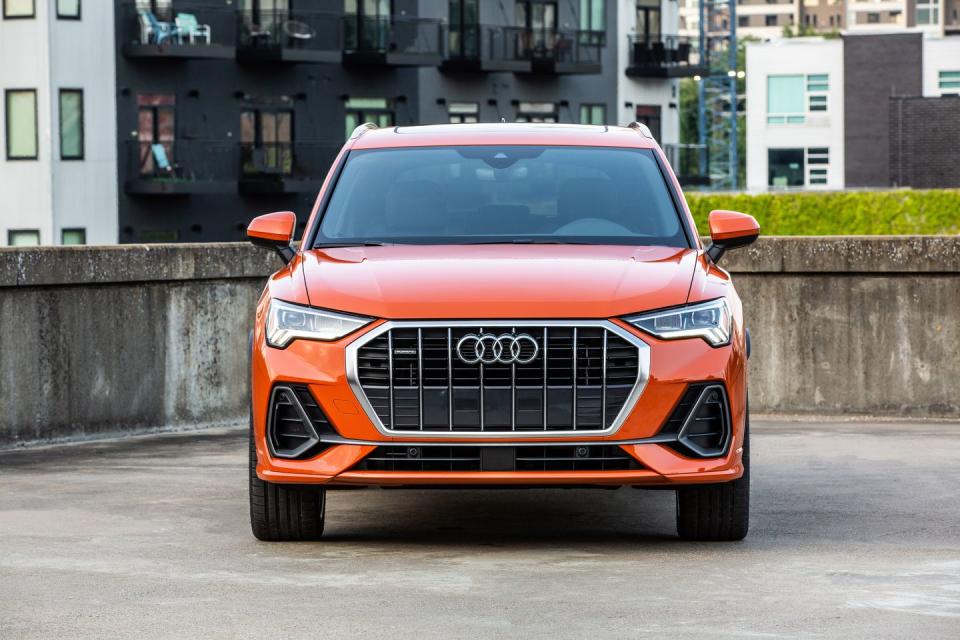 View Photos of the 2019 Audi Q3