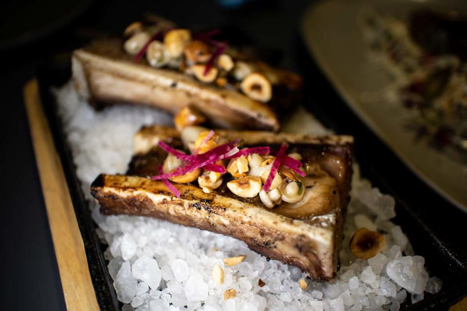 Roasted Bone Marrow (PHOTO: Zat Astha/Yahoo Lifestyle SEA)
