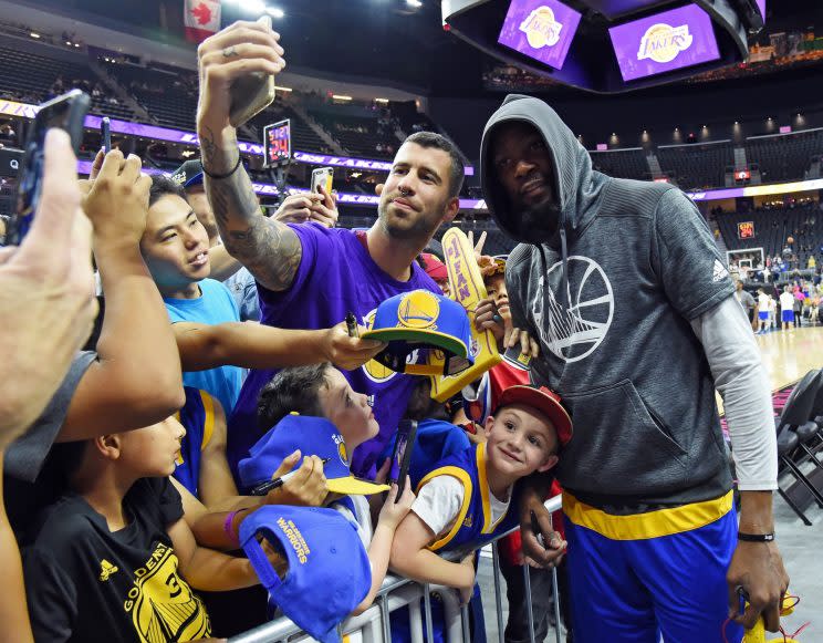 Kevin Durant is starting to fit right in with Golden State. (Getty Images)