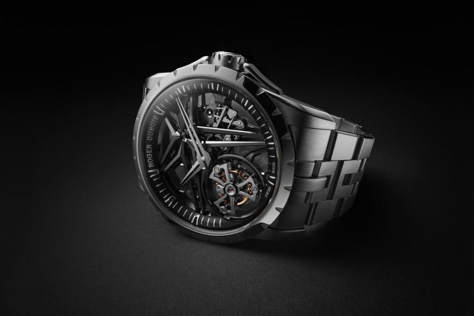 王者系列鈦金屬單陀飛輪腕錶，全球限量28只。