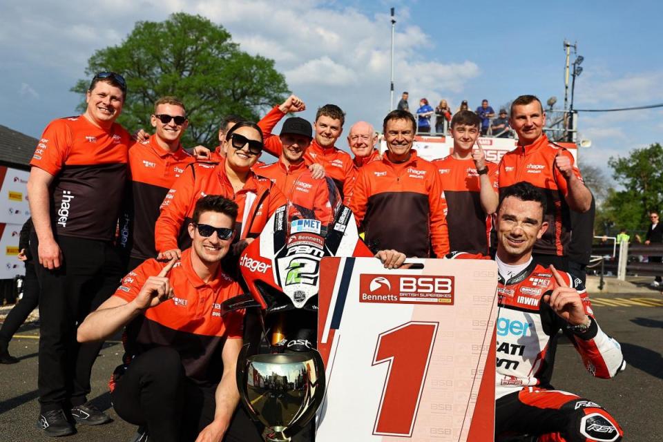 Glenn Irwin, front right, and the PBM team after their three victories at Oulton <i>(Image: DoubleRed)</i>