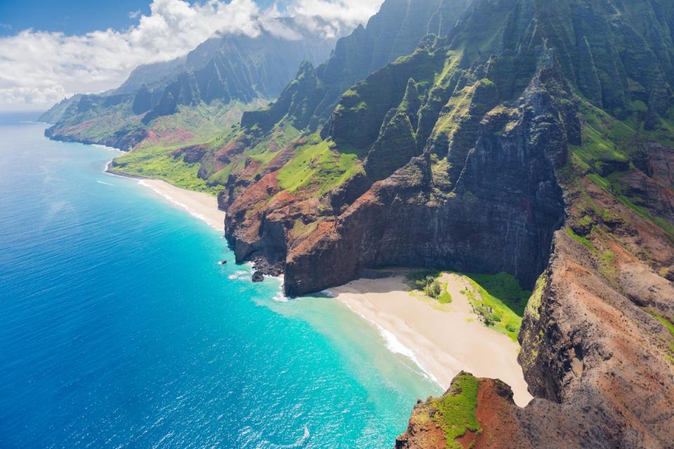 The mountainous coast of Kauai (Getty Images/iStockphoto)