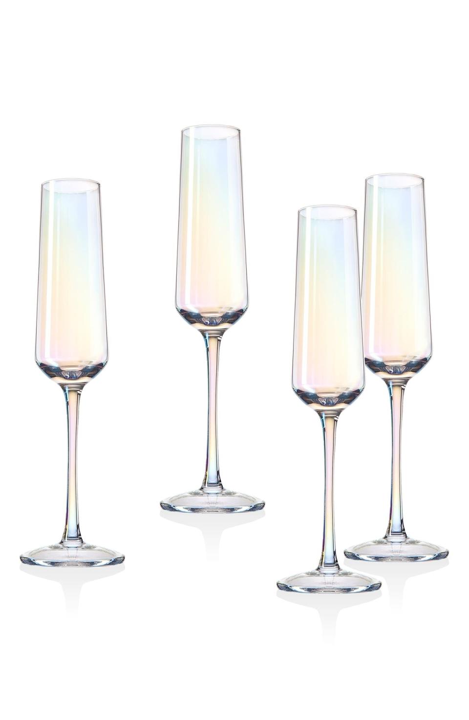 A graduating grad is always a cause for celebrating. They can definitely <a href="https://fave.co/2ZidTQl" target="_blank" rel="noopener noreferrer">toast with these</a>. <a href="https://fave.co/3bI85SZ" target="_blank" rel="noopener noreferrer">Find the set of four for $32 at Nordstrom</a>.