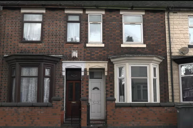 Homes Under the Hammer presenter, Martin Roberts visits a two-bed mid-terrace in Stoke-on-Trent