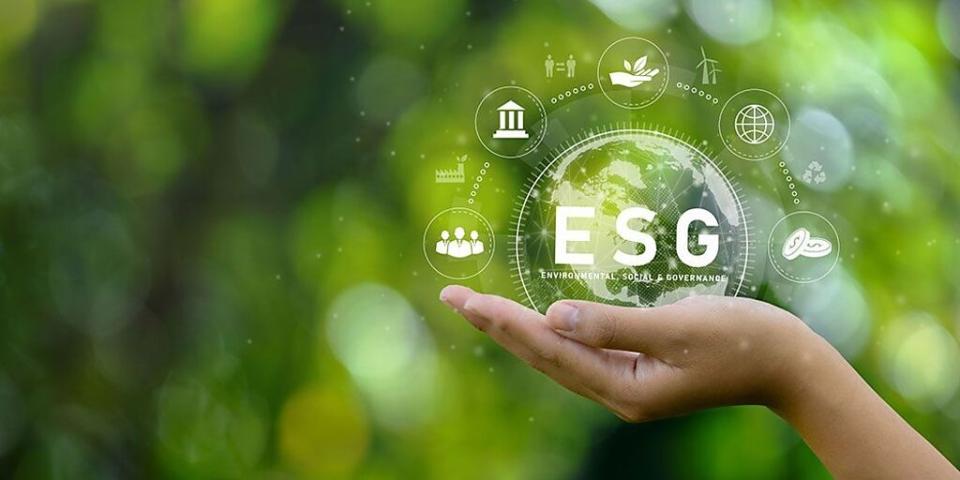 ESG成新顯學，同時科技革新也提升物聯網需求，使新基礎建設的興建成為各國重點政策之一。圖／freepik