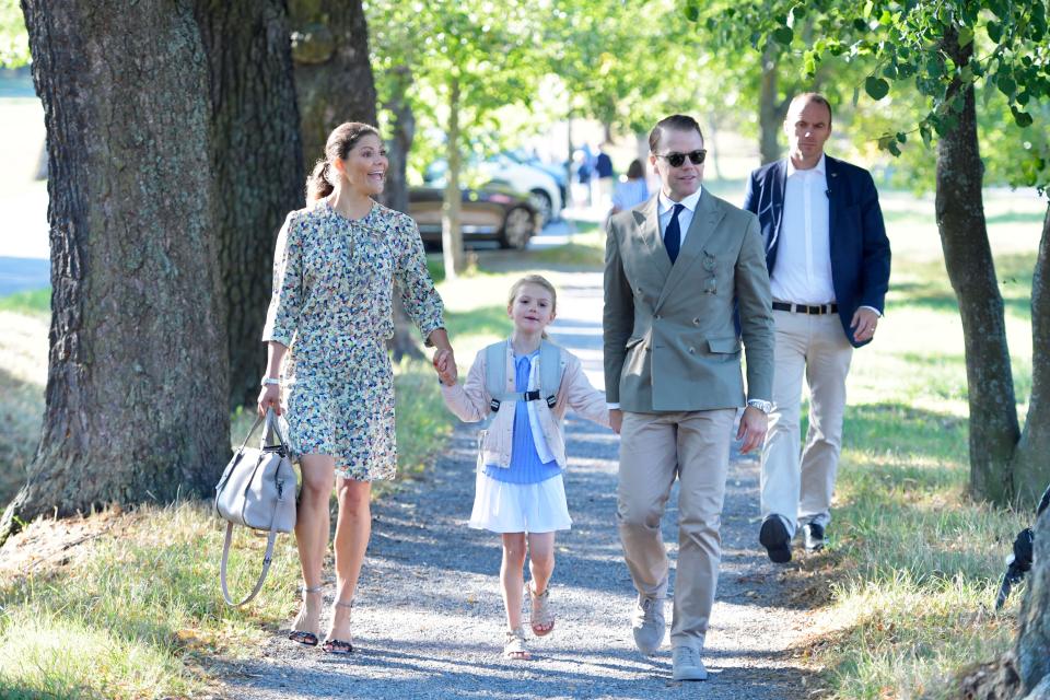 Crown Princess Victoria and Prince Daniel of Sweden walk their daughter Princess Estelle to her school Campus Manilla for her first day at school in Stockholm on August 21, 2018. (Photo by Jessica GOW / TT NEWS AGENCY / AFP) / Sweden OUT        (Photo credit should read JESSICA GOW/AFP/Getty Images)