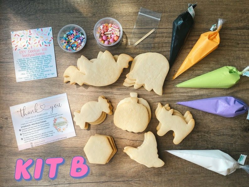 4) Halloween DIY Cookie Kit