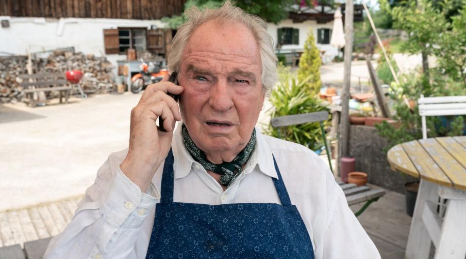 Friedrich von Thun spielt in "Zimmer mit Stall: Kuhhandel", dem elften Film der ARD-Reihe, den störrischen Heuboden-Bewohner Barthel. (Bild: ARD Degeto / Marc Reimann)