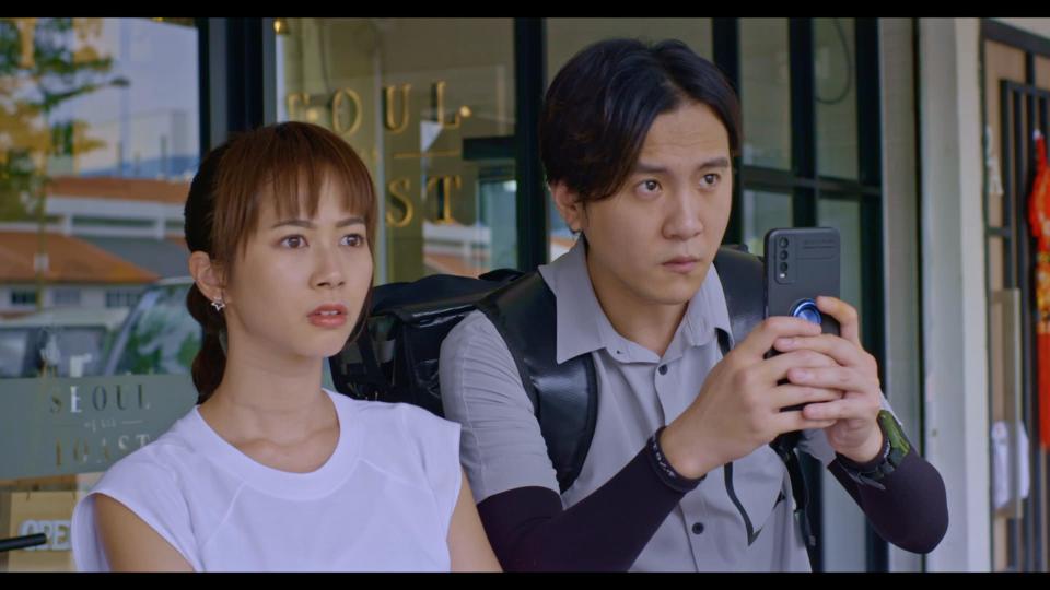 Bonnie Loo and Ian Fang in Channel 8 drama The Heartland Hero. (Photo: Mediacorp)