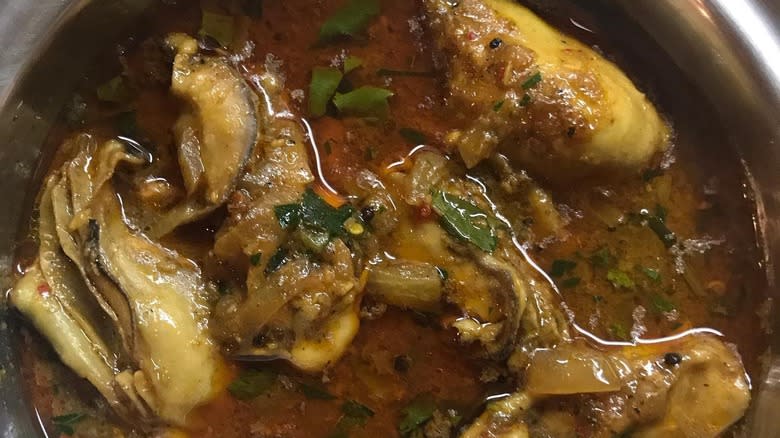 Konkani oyster curry kalwanche tonak