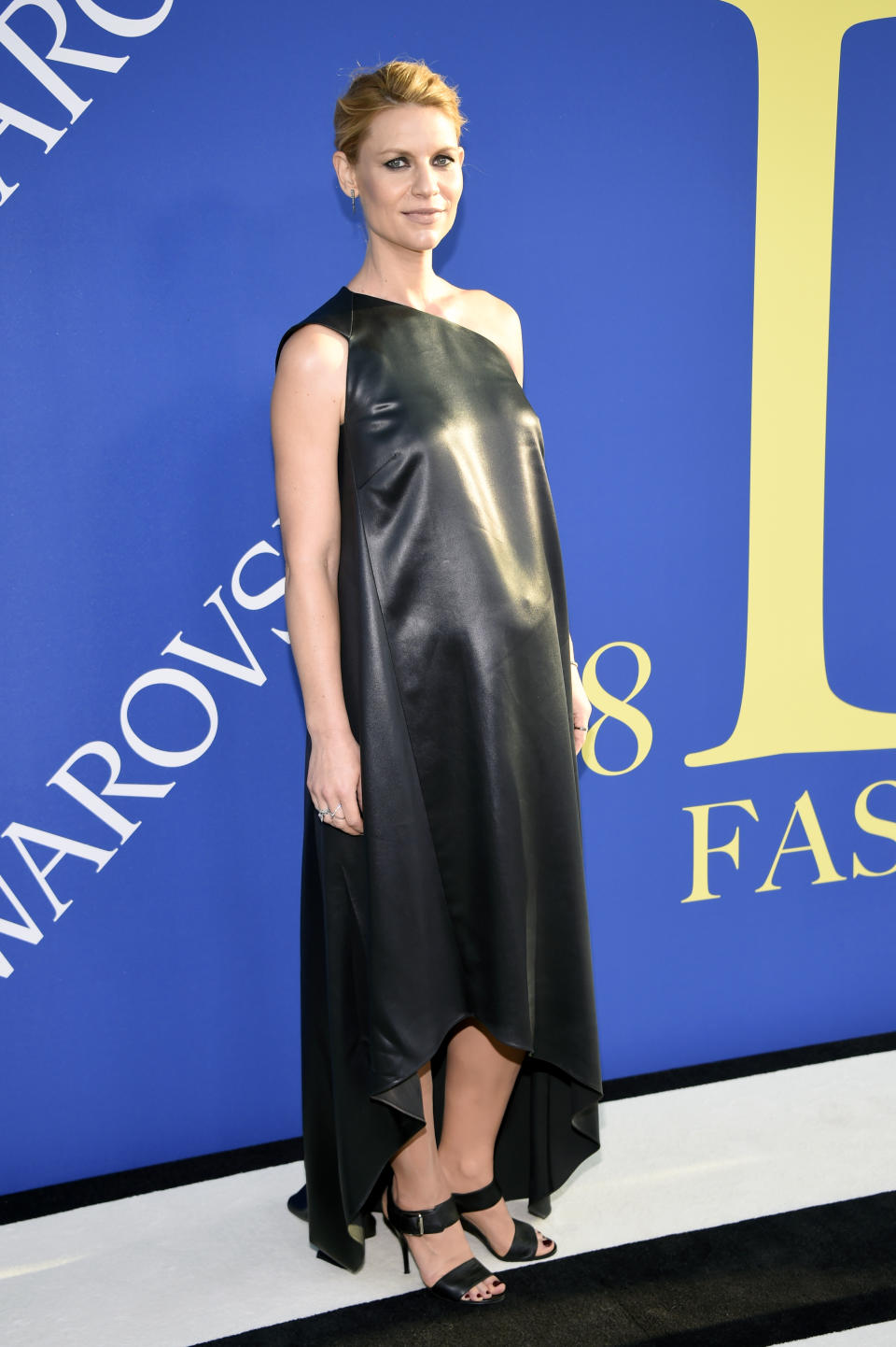 <p>Claire Danes rocks pregnancy with a sleek leather dress. <br>Source: Getty </p>