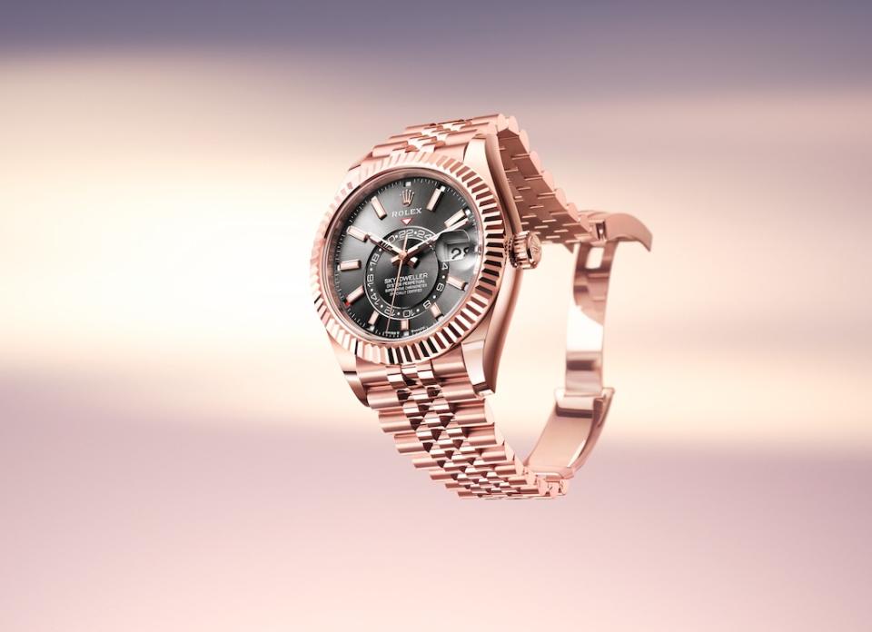 Rolex勞力士2024新錶巡禮：GMT-Master II灰黑雙色、Day-Date玫瑰金、珠光雲朵錶面絕美登場