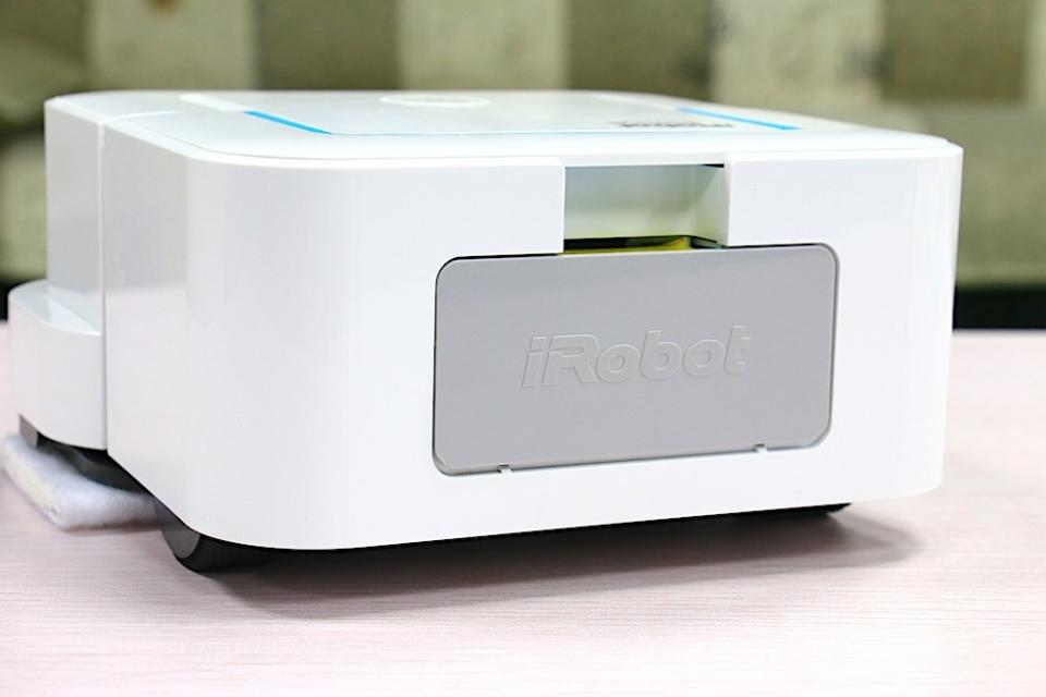 iRobot Braava jet 240 拖地機器人開箱評測