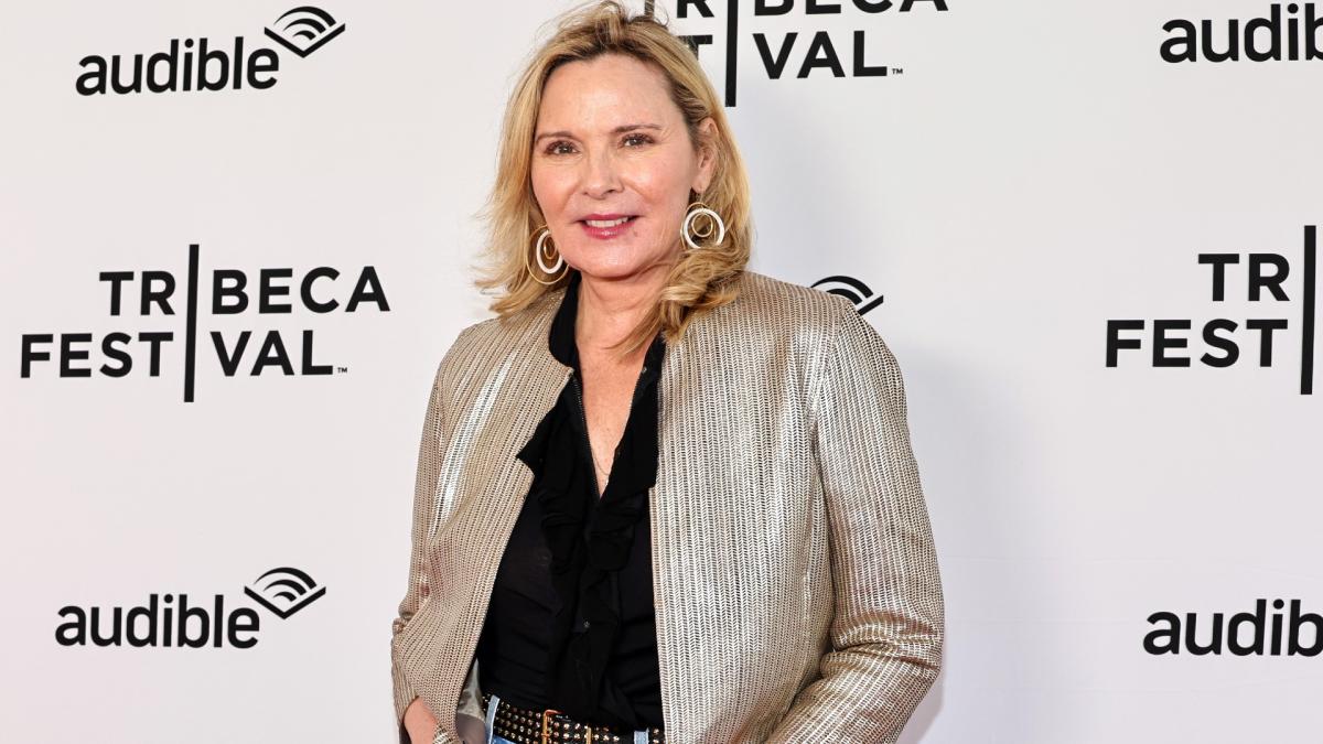 Kim Cattrall, 67, strips down for Kim Kardashian's shapewear: 'Makes me  feel confident