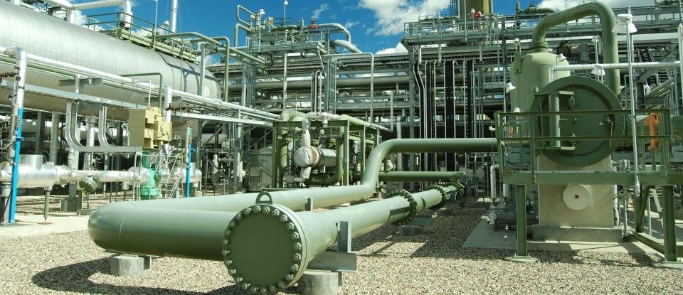 A pipeline terminal facility with networks of pipes