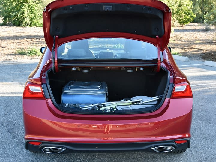 2016 Chevrolet Malibu trunk photo