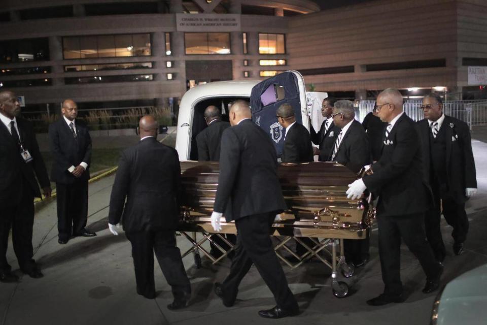 The Queen of Soul is carried in a gold casket (Getty)