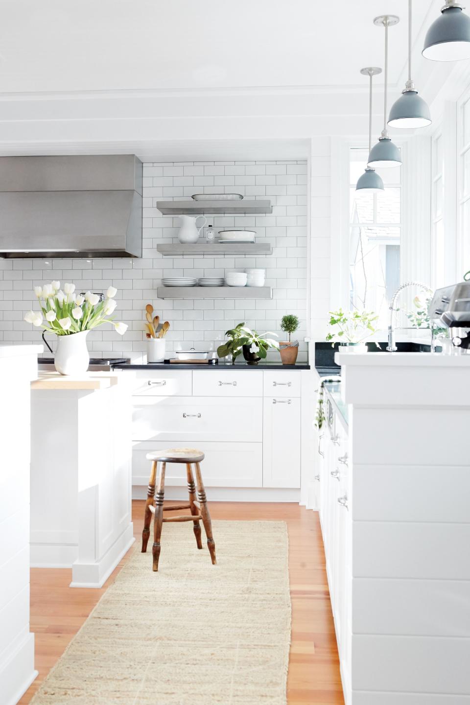 Sleek Cottage Kitchen