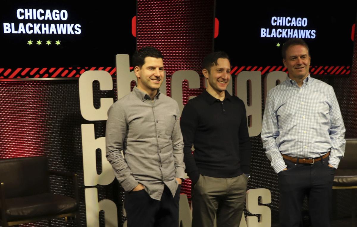 LOOK: Cubs wear Blackhawks jerseys for post-game press conference 