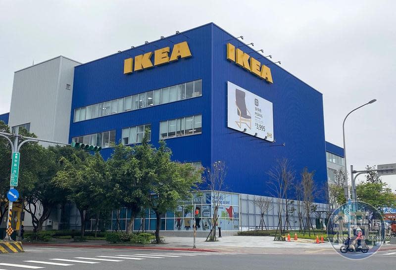 昨日爆發全台大停電後，許多業者也趁機藉時事哏宣傳一波，包括知名連鎖傢俱店IKEA；圖為IKEA內湖店。（本刊資料照）