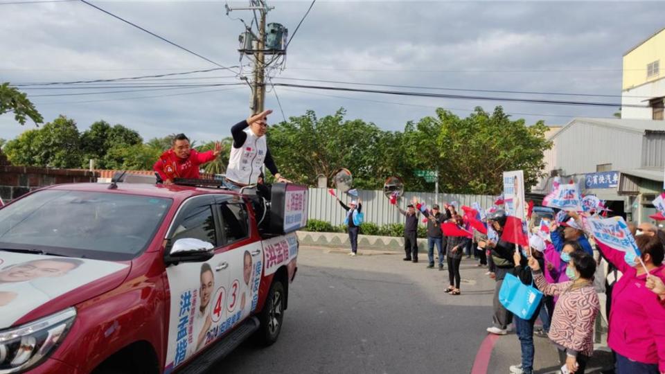 國民黨新北一選區立委候選人洪孟楷今日下午邀請國民黨副主席連勝文陪同車隊掃街。（洪孟楷提供／呂健豪新北傳真）