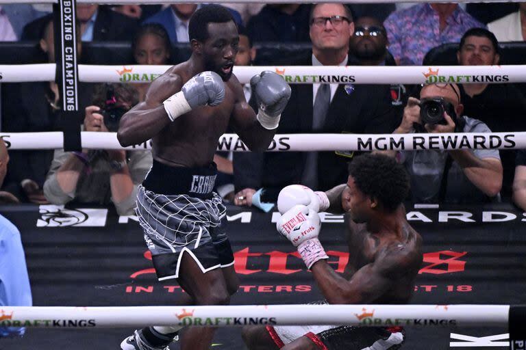 Terence Crawford, el otro candidato a boxeador del año, tuvo muy poca resistencia en Errol Spence Jr.