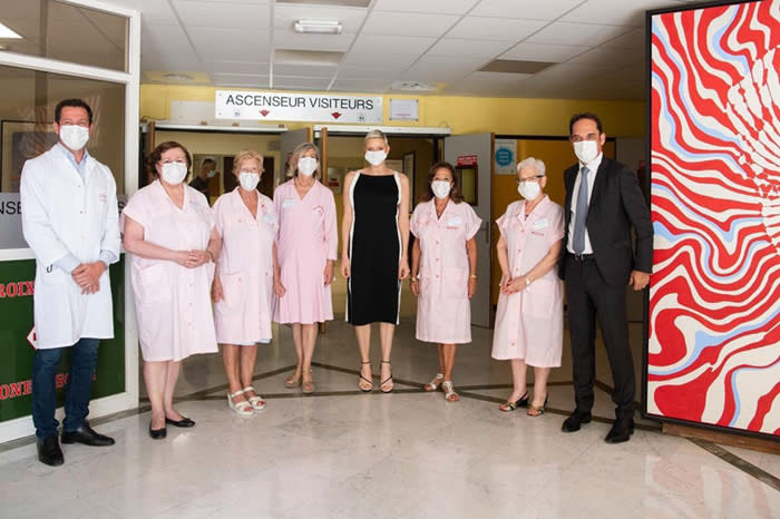 Charlene de Mónaco visita el ala de maternidad del hospital Grace