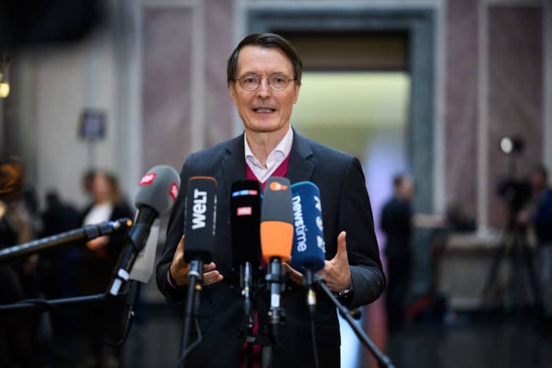 Karl Lauterbach, German Minister of Health, speaks to media representatives after the vote on a mediation committee on the Cannabis Act during a plenary session of the German Federal Council (Bundesrat). Bernd von Jutrczenka/dpa