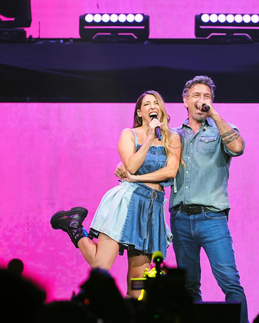 Flor Bertotti y Federico Amador sorprendieron al público al animarse una vez más a bailar y cantar juntos