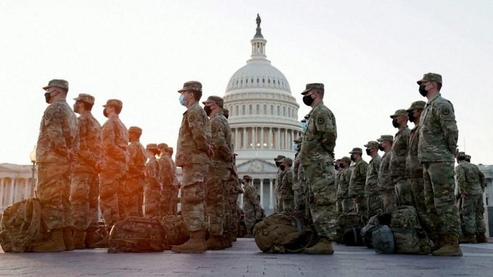 Guardia Nacional frente al Capitolio en Washington DC