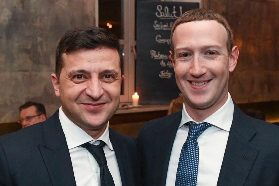 Facebook CEO Mark Zuckerberg (R) with Ukrainian President Volodymyr Zelensky (L) at the 56th Munich Security Conference in Munich, Germany, 15 February 2020: EPA