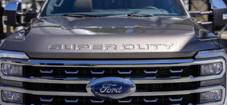 View Photos of the 2023 Ford Super Duty