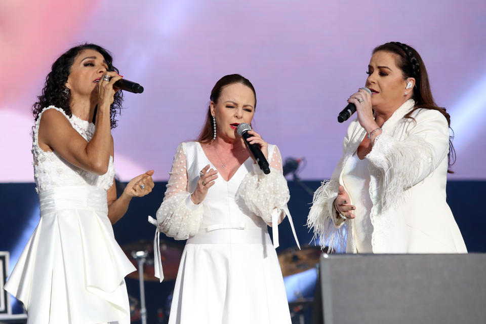 Fernanda Meade, Mayte Lascuráin e Isabel Lascuráin el trío Pandora durante un concierto tributo a José José en Ciudad de México en octubre de 2019 (Foto: Adrián Monroy/Medios y Media/Getty Images).