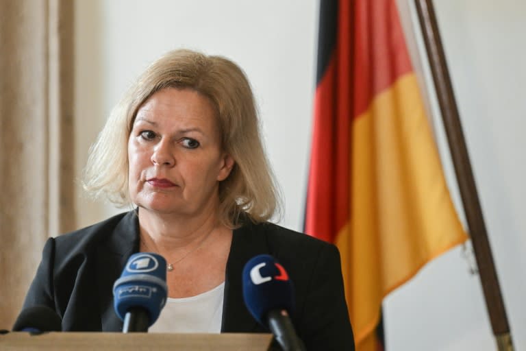 La ministra del Interior alemana, Nancy Faeser, en una rueda de prensa con su homólogo checo, Vit Rakusan, el 3 de mayo de 2024 en Praga (Michal Cizek)