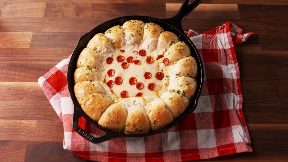 Garlic Bread Pizza Dip