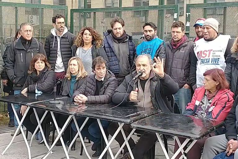 Conferencia de prensa del Polo Obrero en la puerta de los tribunales de Comodoro Py