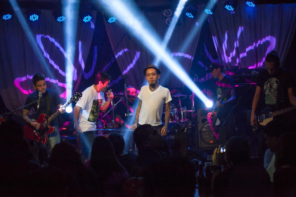 Kamikazee with Gloc-9. Photo by Niña Sandejas.