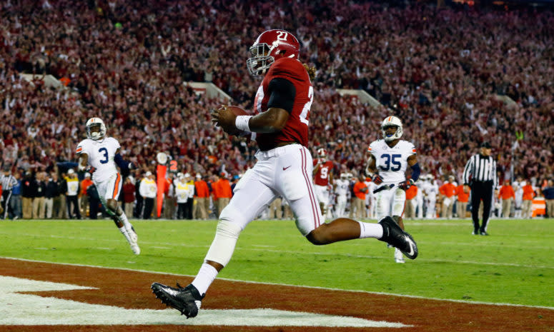 Derrick Henry scoring a touchdown.