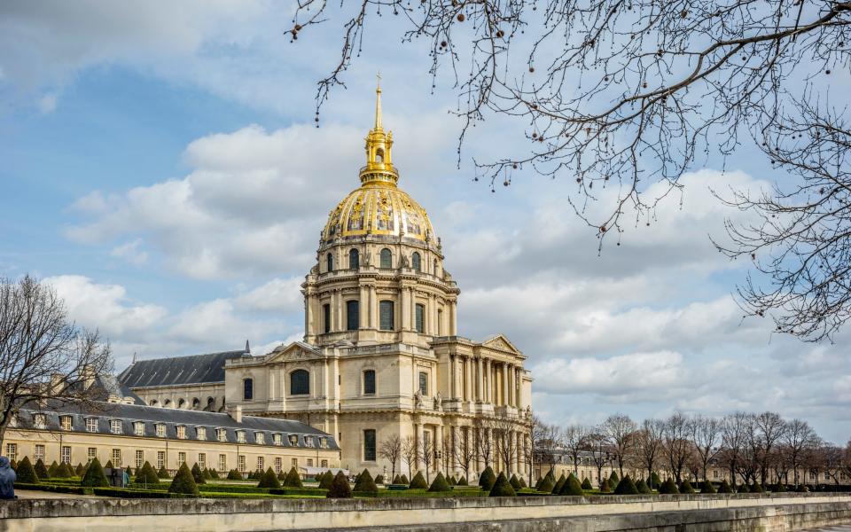 Les Invalides in Paris contains Napoleon's tomb