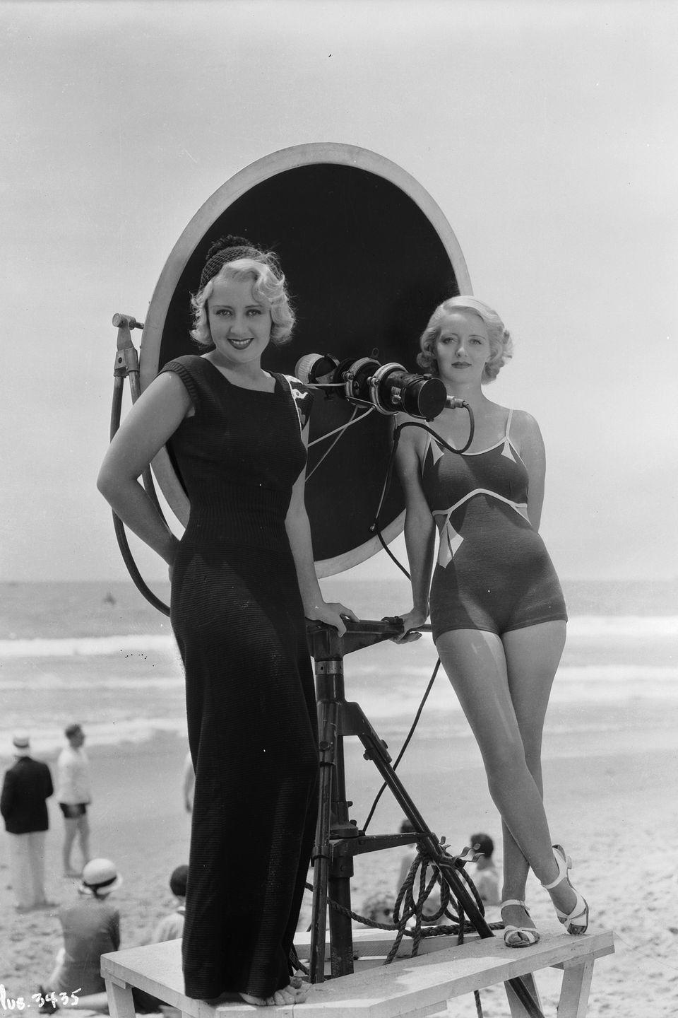 1932: Bette Davis and Joan Blondell