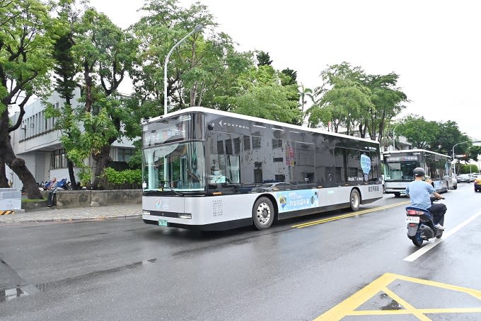 綠色智能低碳　台東熱氣球嘉年華推電動巴士免費搭