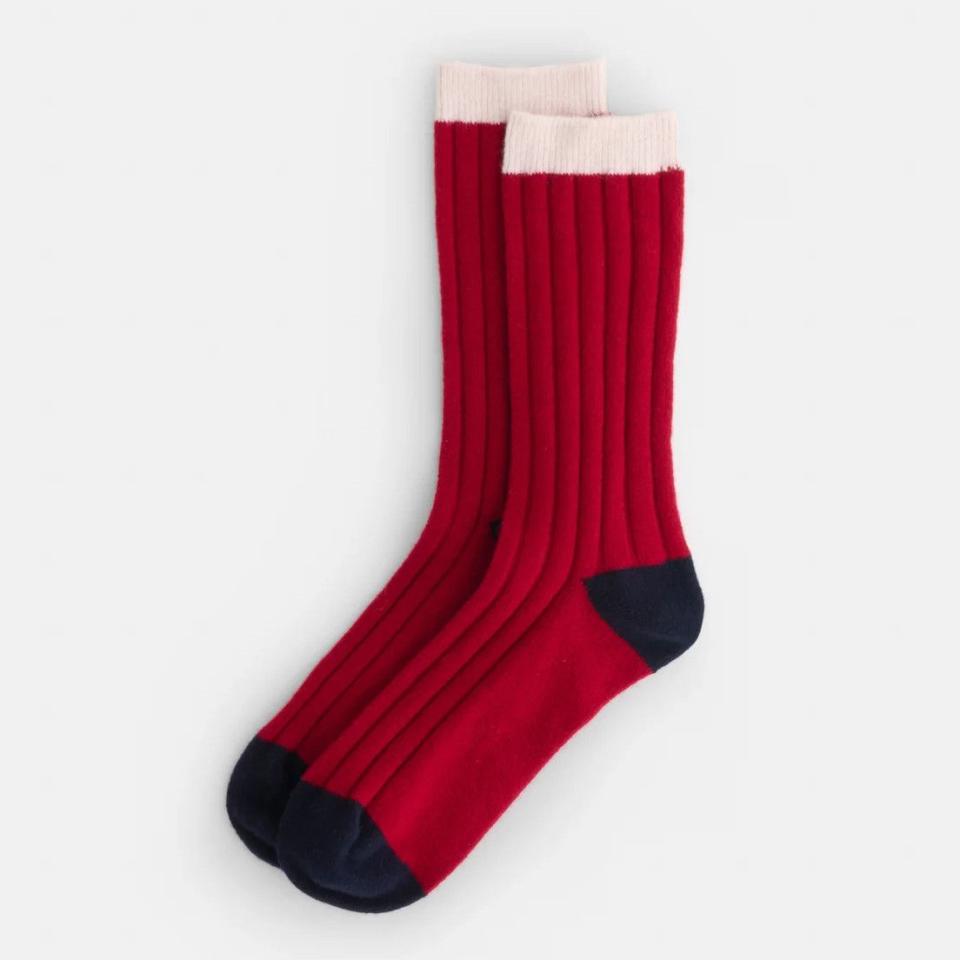 <p><a href="https://go.redirectingat.com?id=74968X1596630&url=https%3A%2F%2Fwww.alexmill.com%2Fproducts%2Fcashmere-socks-in-red%3F_pos%3D4%26_sid%3D911287731%26_ss%3Dr&sref=https%3A%2F%2Fwww.menshealth.com%2Fstyle%2Fg42929399%2Fbest-dress-socks%2F" rel="nofollow noopener" target="_blank" data-ylk="slk:Shop Now;elm:context_link;itc:0;sec:content-canvas" class="link ">Shop Now</a></p><p>Cashmere Socks</p><p>alexmill.com</p><p>$75.00</p>