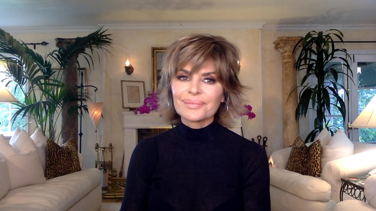 Lisa Rinna sells her line on QVC - Newsday