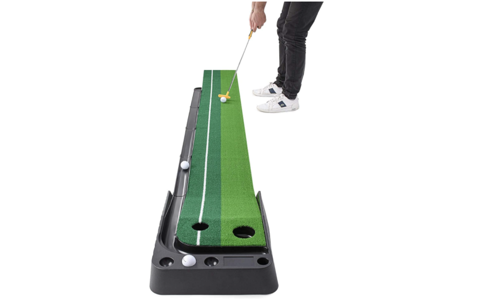 15) Indoor Golf Putting Green