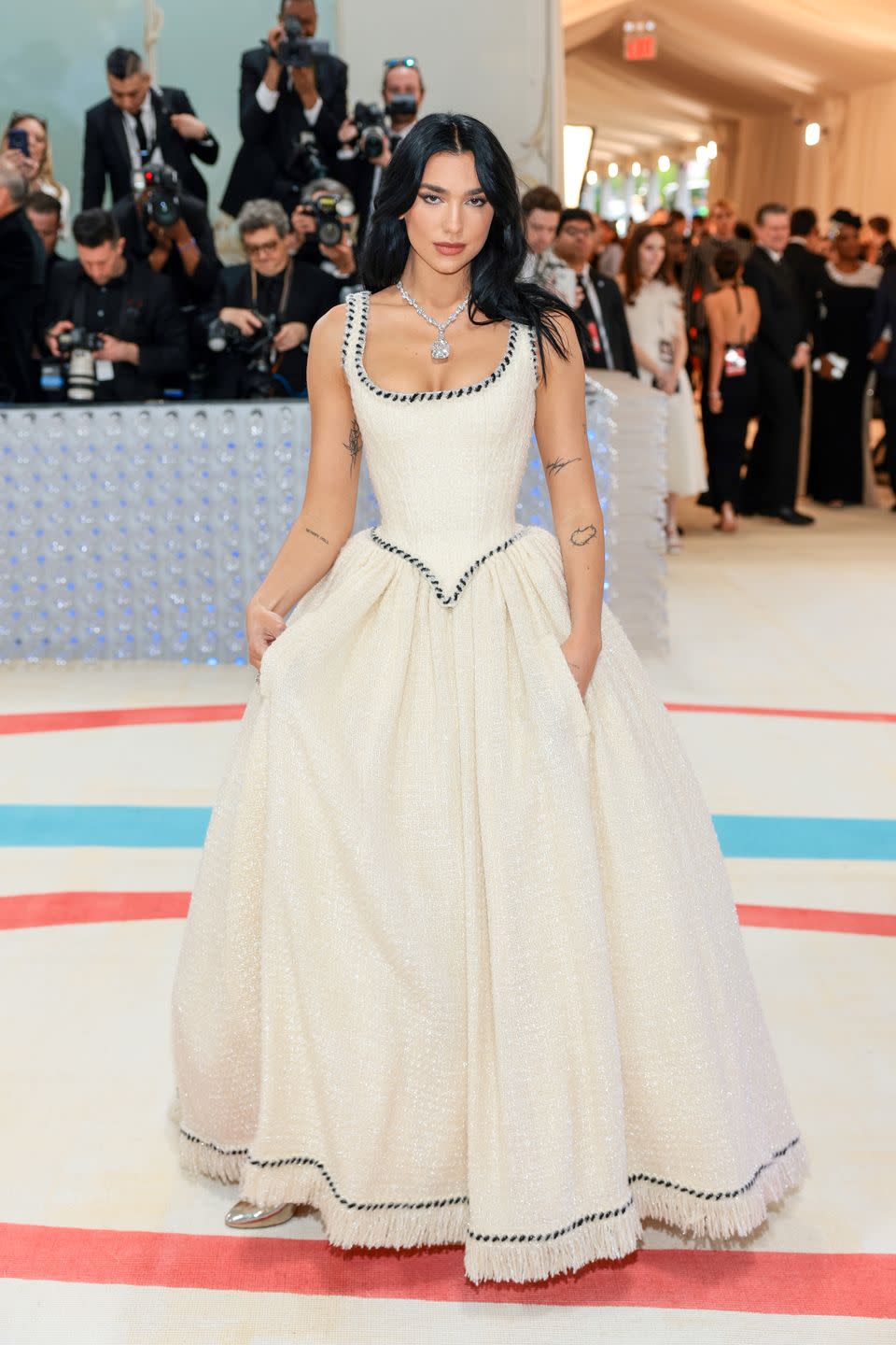 new york, new york may 01 dua lipa attends the 2023 met gala celebrating karl lagerfeld a line of beauty at the metropolitan museum of art on may 01, 2023 in new york city photo by dimitrios kambourisgetty images for the met museumvogue