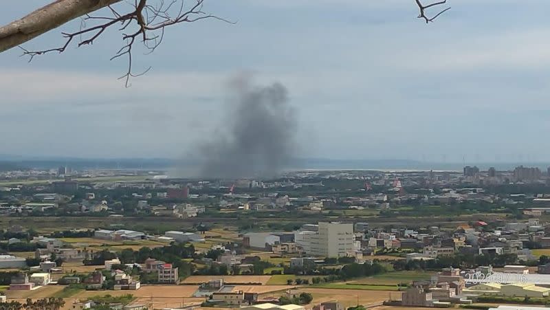 ▲新竹空軍基地直升機墜毀，正駕駛簡任專少校、副駕駛高嘉隆上尉不幸殉職。（圖／翻攝自新竹大小事臉書社團）