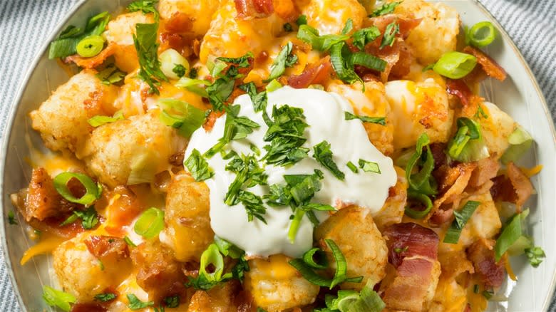 Tater tot nachos