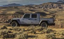 <p>Like the Wrangler, the Gladiator will be available in four trims: Sport, Sport S, Overland, and Rubicon. Sport and Overland models come with the Command-Trac four-wheel-drive system featuring a two-speed transfer case with a 2.72:1 low-range gear ratio, and Dana 44 front and rear axles with 3.73:1 gears. With the standard 31-inch tires, this translates into a 40.8-degree approach angle, an 18.4-degree breakover angle, a 25.0-degree departure angle, and 10.0 inches of ground clearance.<br></p>
