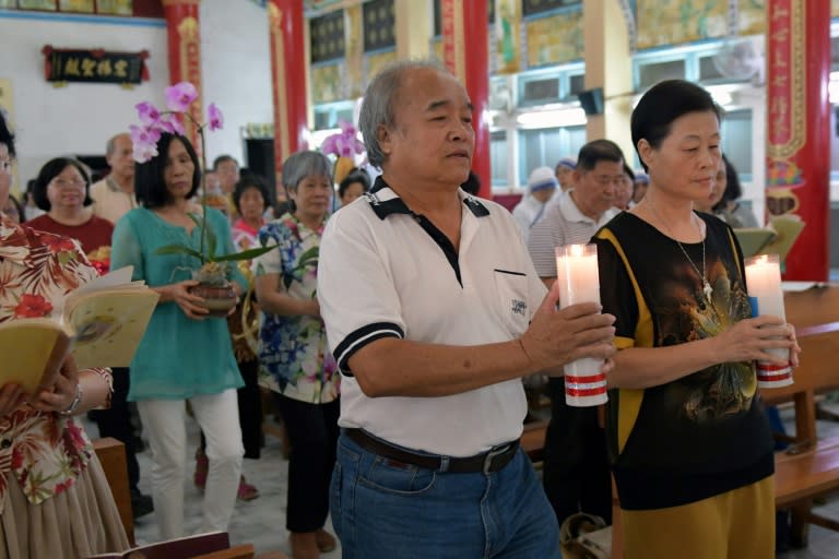 In 1986 Holy Spirit Church was reconstructed by Chinese pastor Li Shaofeng who had a very different vision, melding features of a typical Chinese temple into the design