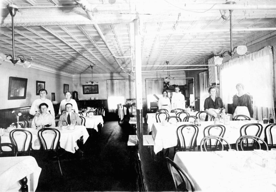 The dining room of the Carlton Hotel, about 1920.
